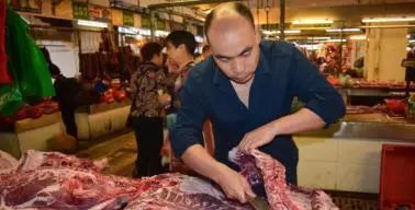 豬肉價格漲到33一斤,老百姓表示吃不起,價格何時降 答案來了
